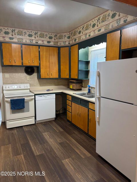 Tiny photo for 191 Oak Street, Rossford, OH 43460 (MLS # 10001113)