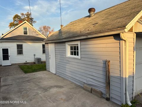 Tiny photo for 191 Oak Street, Rossford, OH 43460 (MLS # 10001113)