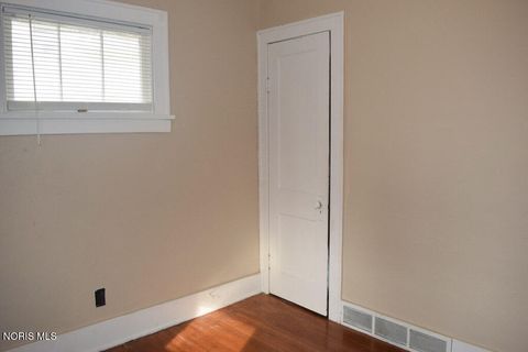 Tiny photo for 824 N University Avenue, Toledo, OH 43607 (MLS # 10004462)