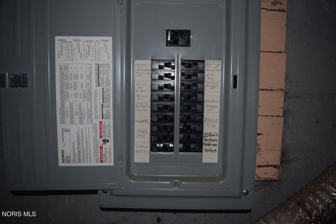 Tiny photo for 824 N University Avenue, Toledo, OH 43607 (MLS # 10004462)