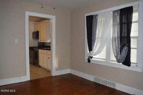 Tiny photo for 824 N University Avenue, Toledo, OH 43607 (MLS # 10004462)