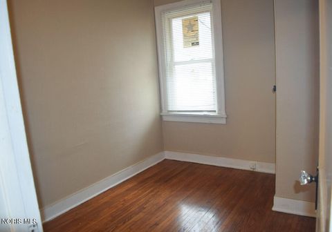 Tiny photo for 824 N University Avenue, Toledo, OH 43607 (MLS # 10004462)