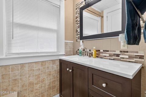 Tiny photo for 2444 Westbrook Drive, Toledo, OH 43613 (MLS # 10009847)