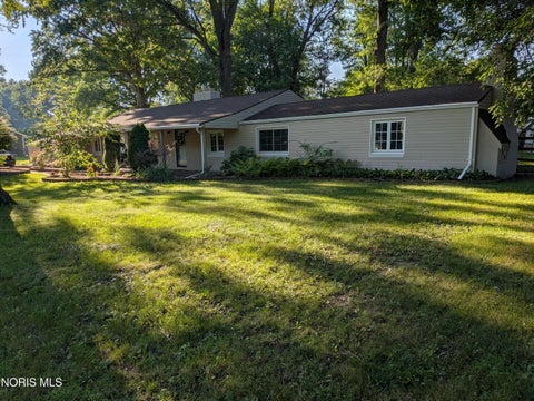 Tiny photo for 4028 W Laskey Road, Toledo, OH 43623 (MLS # 10011020)
