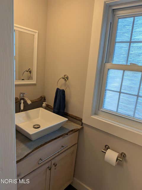 Tiny photo for 4028 W Laskey Road, Toledo, OH 43623 (MLS # 10011020)