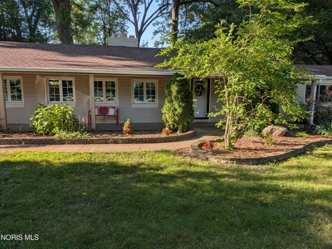 Tiny photo for 4028 W Laskey Road, Toledo, OH 43623 (MLS # 10011020)