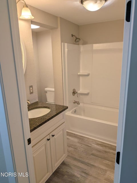 Tiny photo for 4028 W Laskey Road, Toledo, OH 43623 (MLS # 10011020)