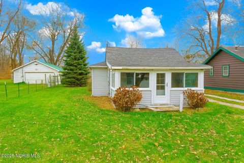 Photo of 11944 Corduroy Road, Curtice, OH 43412 (MLS # 10001680)
