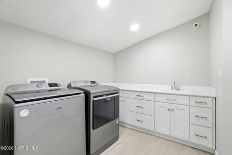 Tiny photo for 328 N Main Street, Bluffton, OH 45817 (MLS # 10003546)