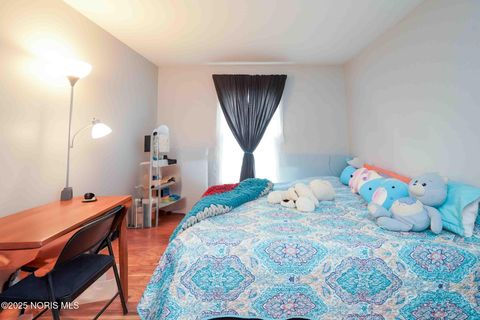 Tiny photo for 1932 Queenswood Drive #Apt U-5, Findlay, OH 45840 (MLS # 10000488)