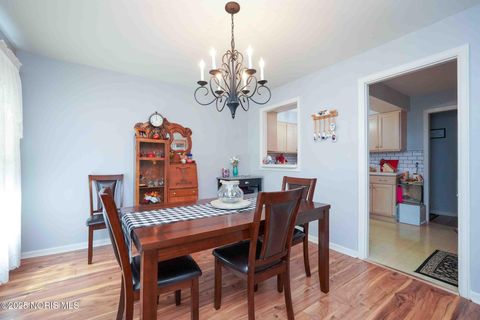 Tiny photo for 1932 Queenswood Drive #Apt U-5, Findlay, OH 45840 (MLS # 10000488)