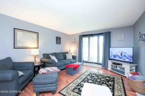 Tiny photo for 1932 Queenswood Drive #Apt U-5, Findlay, OH 45840 (MLS # 10000488)