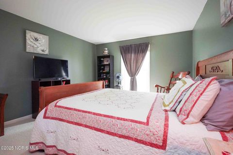 Tiny photo for 1932 Queenswood Drive #Apt U-5, Findlay, OH 45840 (MLS # 10000488)