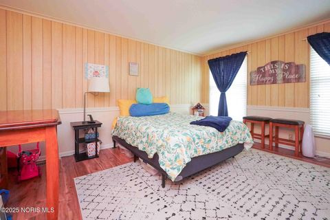 Tiny photo for 1932 Queenswood Drive #Apt U-5, Findlay, OH 45840 (MLS # 10000488)