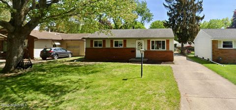 Photo of 3527 Cedardale Court, Toledo, OH 43623 (MLS # 10001805)