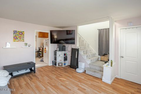 Tiny photo for 4202 Lyman Avenue, Toledo, OH 43612 (MLS # 10005923)