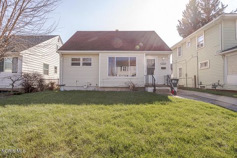Photo of 4202 Lyman Avenue, Toledo, OH 43612 (MLS # 10005923)