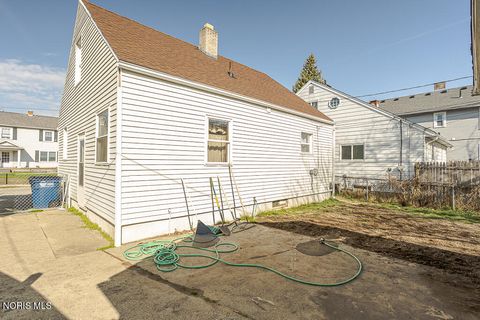Tiny photo for 4202 Lyman Avenue, Toledo, OH 43612 (MLS # 10005923)