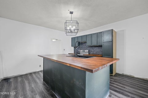 Tiny photo for 1302 Napoleon Street, Fremont, OH 43420 (MLS # 10008916)