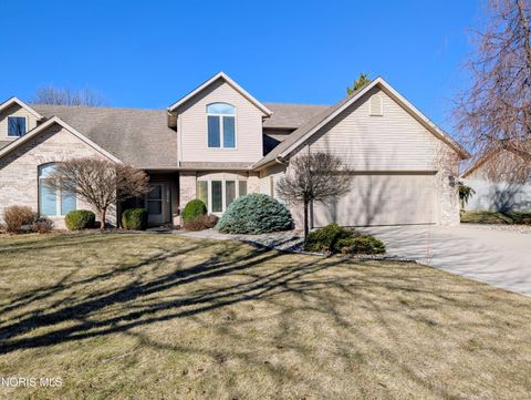 Photo of 301 N Pointe Drive, Archbold, OH 43502 (MLS # 10001437)