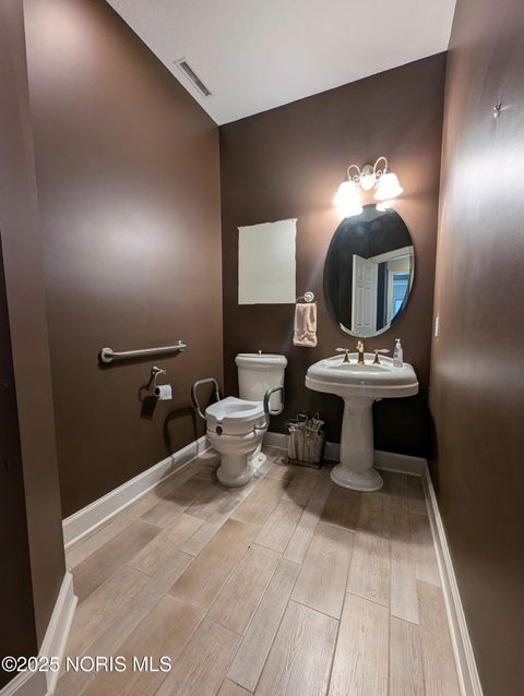 Tiny photo for 301 N Pointe Drive, Archbold, OH 43502 (MLS # 10001437)