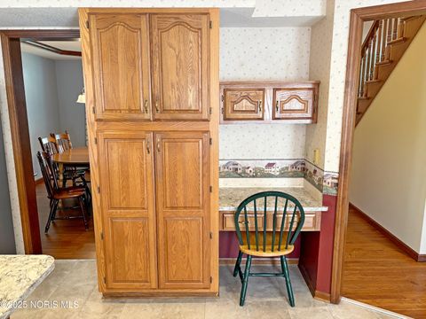 Tiny photo for 853 Champagne Avenue, Bowling Green, OH 43402 (MLS # 10000259)