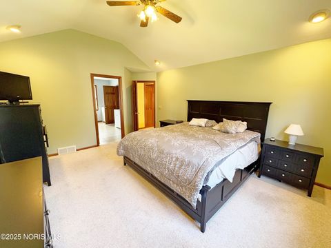 Tiny photo for 853 Champagne Avenue, Bowling Green, OH 43402 (MLS # 10000259)