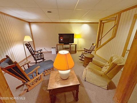 Tiny photo for 853 Champagne Avenue, Bowling Green, OH 43402 (MLS # 10000259)