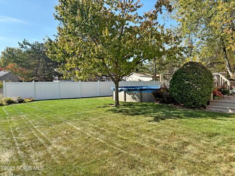 Tiny photo for 853 Champagne Avenue, Bowling Green, OH 43402 (MLS # 10000259)