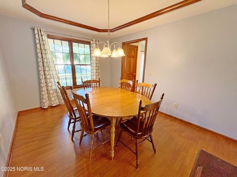 Tiny photo for 853 Champagne Avenue, Bowling Green, OH 43402 (MLS # 10000259)