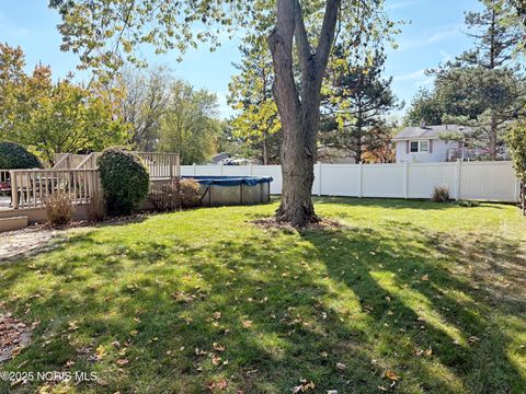 Tiny photo for 853 Champagne Avenue, Bowling Green, OH 43402 (MLS # 10000259)