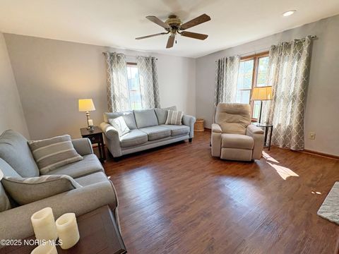 Tiny photo for 853 Champagne Avenue, Bowling Green, OH 43402 (MLS # 10000259)