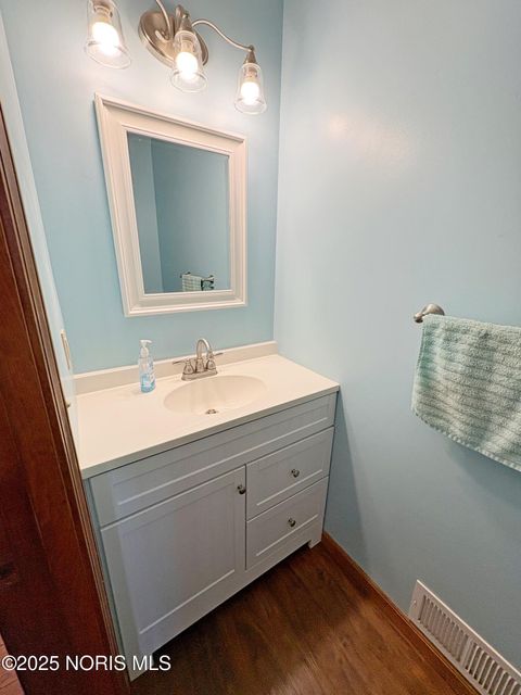 Tiny photo for 853 Champagne Avenue, Bowling Green, OH 43402 (MLS # 10000259)