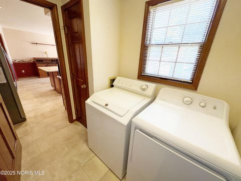Tiny photo for 853 Champagne Avenue, Bowling Green, OH 43402 (MLS # 10000259)