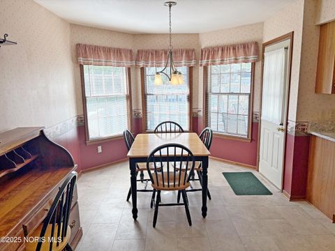 Tiny photo for 853 Champagne Avenue, Bowling Green, OH 43402 (MLS # 10000259)