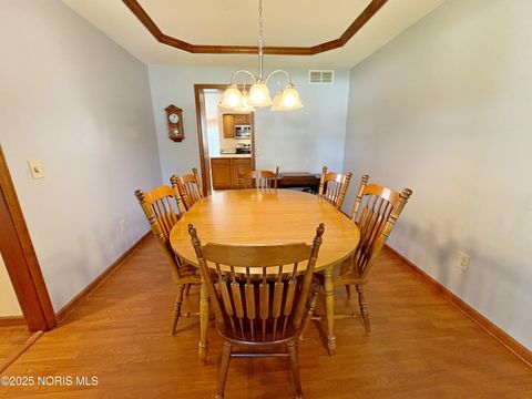 Tiny photo for 853 Champagne Avenue, Bowling Green, OH 43402 (MLS # 10000259)