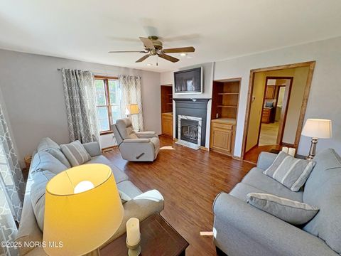 Tiny photo for 853 Champagne Avenue, Bowling Green, OH 43402 (MLS # 10000259)