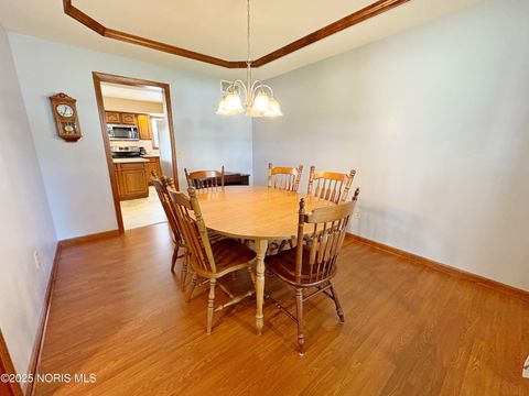 Tiny photo for 853 Champagne Avenue, Bowling Green, OH 43402 (MLS # 10000259)
