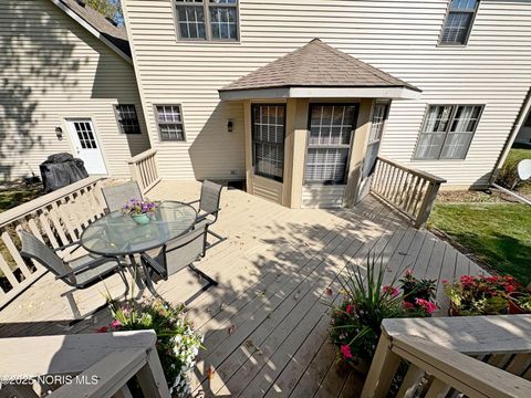 Tiny photo for 853 Champagne Avenue, Bowling Green, OH 43402 (MLS # 10000259)