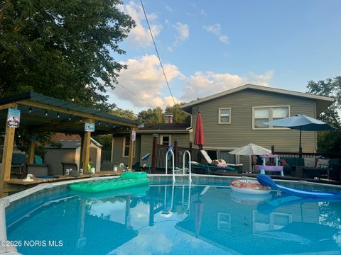 Tiny photo for 1931 Cherrylawn Drive, Toledo, OH 43614 (MLS # 10003806)