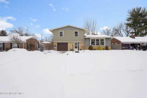 Photo of 1931 Cherrylawn Drive, Toledo, OH 43614 (MLS # 10003806)