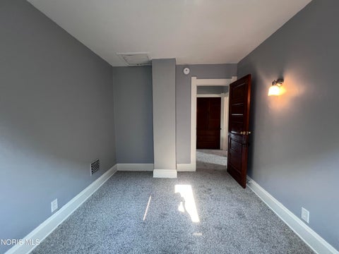 Tiny photo for 1024 Indiana Avenue, Toledo, OH 43607 (MLS # 10012696)