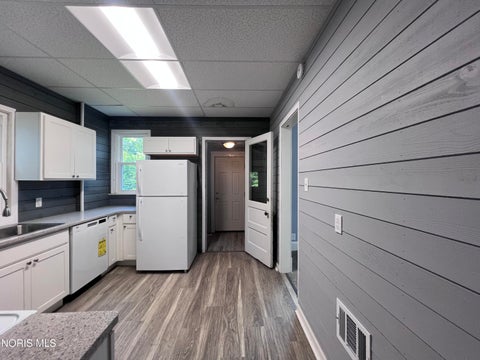 Tiny photo for 1024 Indiana Avenue, Toledo, OH 43607 (MLS # 10012696)