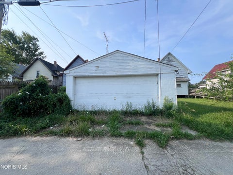 Tiny photo for 1024 Indiana Avenue, Toledo, OH 43607 (MLS # 10012696)