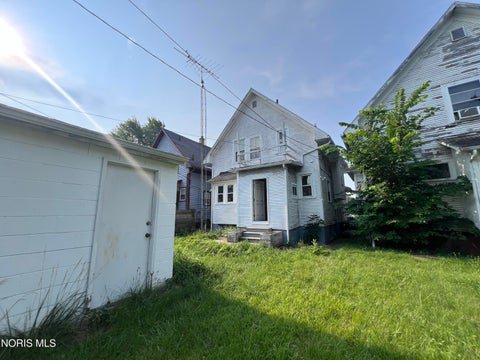 Tiny photo for 1024 Indiana Avenue, Toledo, OH 43607 (MLS # 10012696)