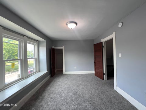 Tiny photo for 1024 Indiana Avenue, Toledo, OH 43607 (MLS # 10012696)