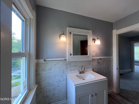 Tiny photo for 1024 Indiana Avenue, Toledo, OH 43607 (MLS # 10012696)