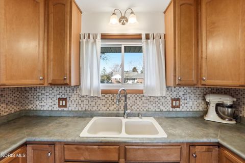 Tiny photo for 631 Winterhaven Drive, Findlay, OH 45840 (MLS # 10005148)