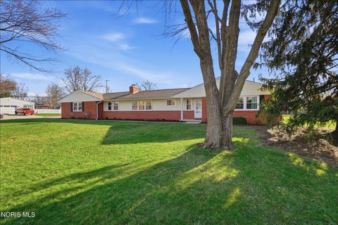 Tiny photo for 631 Winterhaven Drive, Findlay, OH 45840 (MLS # 10005148)