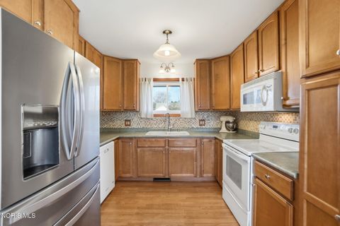 Tiny photo for 631 Winterhaven Drive, Findlay, OH 45840 (MLS # 10005148)